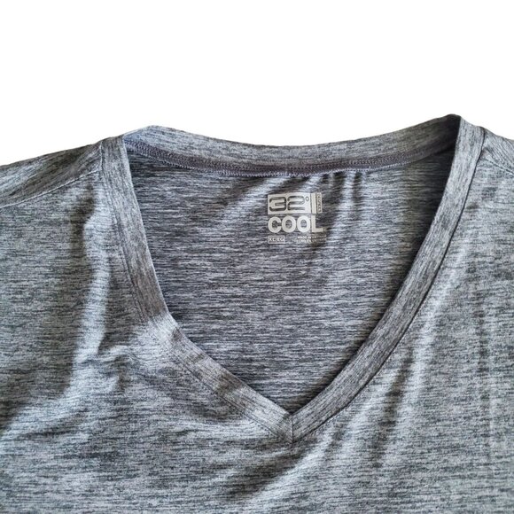 32 Degrees Cool mens shirt V neck size XL gray color short sleeve Stretchy - Picture 5 of 5